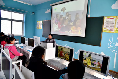 人工智能賦能新時代 教師先行，教育部試點引領教育文化用品創新